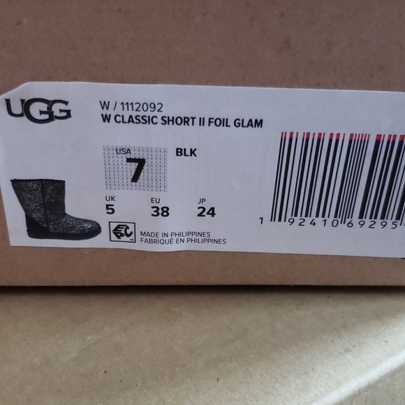 UGG - Picture 4 of 4